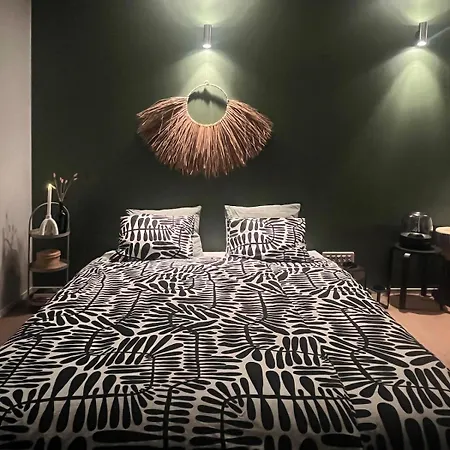 Apartment Unique, Newly Renovated *